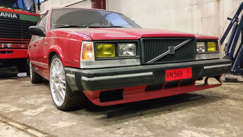 http://i764.photobucket.com/albums/xx281/Cato_R1992/Volvo%20740%20GLE%201989/20151231_143212.jpg
