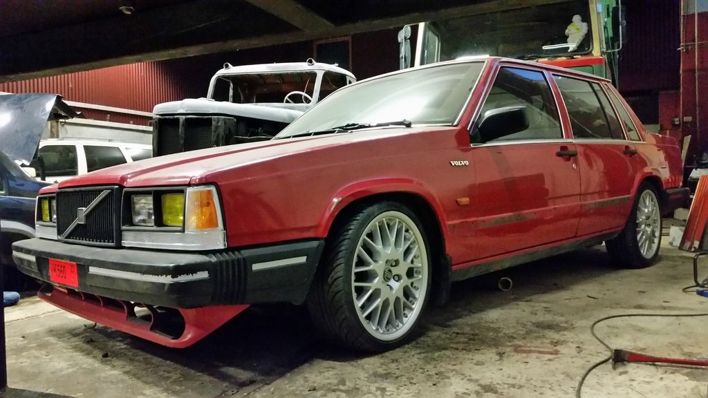http://i764.photobucket.com/albums/xx281/Cato_R1992/Volvo%20740%20GLE%201989/20151231_143341.jpg