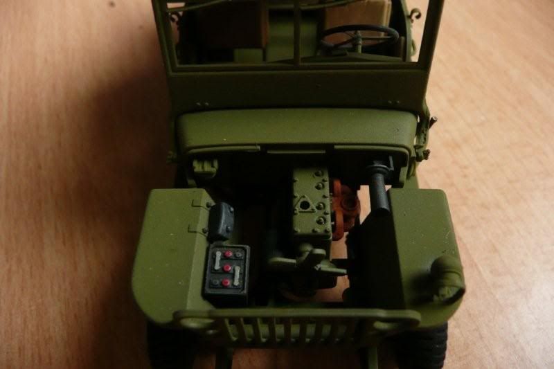 http://i764.photobucket.com/albums/xx285/kakifox/Jeep%20Tamiya/jeep-09.jpg