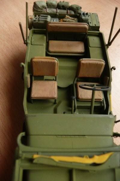 http://i764.photobucket.com/albums/xx285/kakifox/Jeep%20Tamiya/jeep-10.jpg