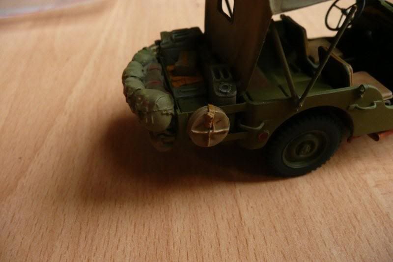 http://i764.photobucket.com/albums/xx285/kakifox/Jeep%20Tamiya/jeep-14.jpg