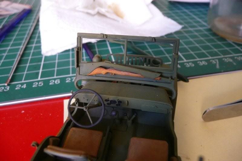 http://i764.photobucket.com/albums/xx285/kakifox/Jeep%20Tamiya/jeep-15.jpg