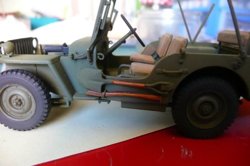 http://i764.photobucket.com/albums/xx285/kakifox/Jeep%20Tamiya/jeep-16.jpg