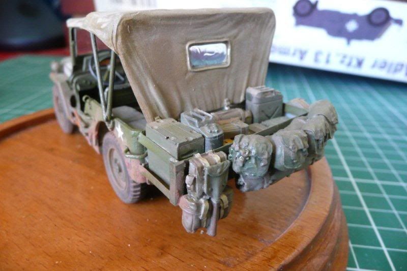 http://i764.photobucket.com/albums/xx285/kakifox/Jeep%20Tamiya/jeep-28.jpg