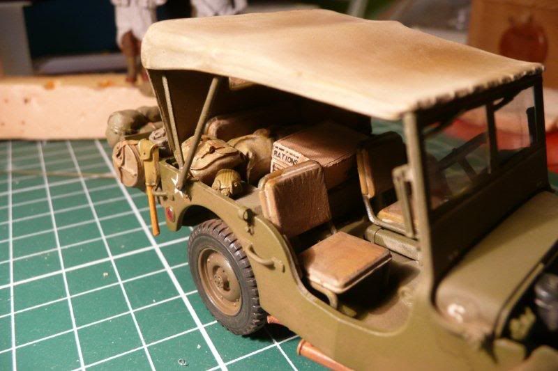 http://i764.photobucket.com/albums/xx285/kakifox/Jeep%20Tamiya/jeep-35.jpg