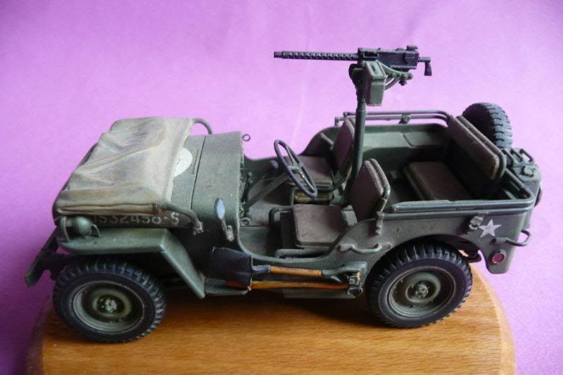 http://i764.photobucket.com/albums/xx285/kakifox/Jeep%20Tamiya/jeep-45.jpg