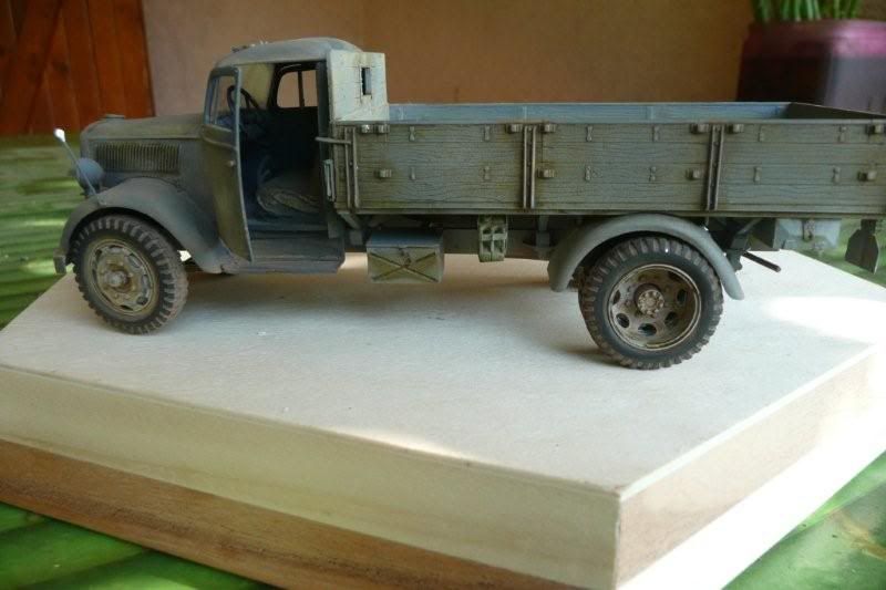 http://i764.photobucket.com/albums/xx285/kakifox/Opel%20Blitz/blitz-24.jpg