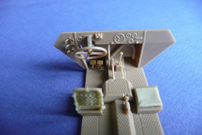 http://i764.photobucket.com/albums/xx285/kakifox/Sdkfz%20Tamiya%20251%20ausf%20D/P1030768.jpg