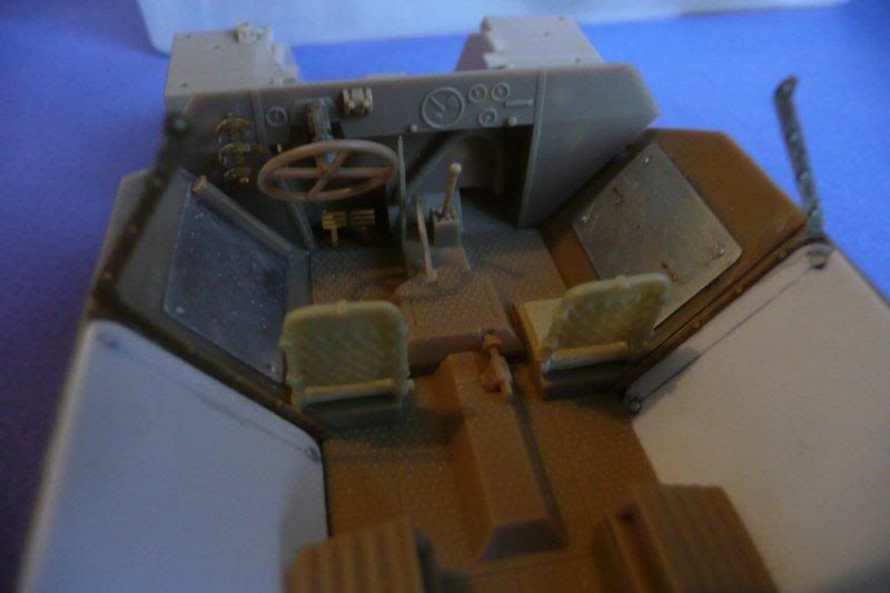 http://i764.photobucket.com/albums/xx285/kakifox/Sdkfz%20Tamiya%20251%20ausf%20D/P1030803.jpg