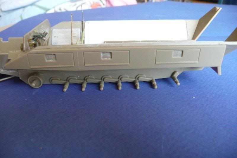 http://i764.photobucket.com/albums/xx285/kakifox/Sdkfz%20Tamiya%20251%20ausf%20D/P1030807.jpg