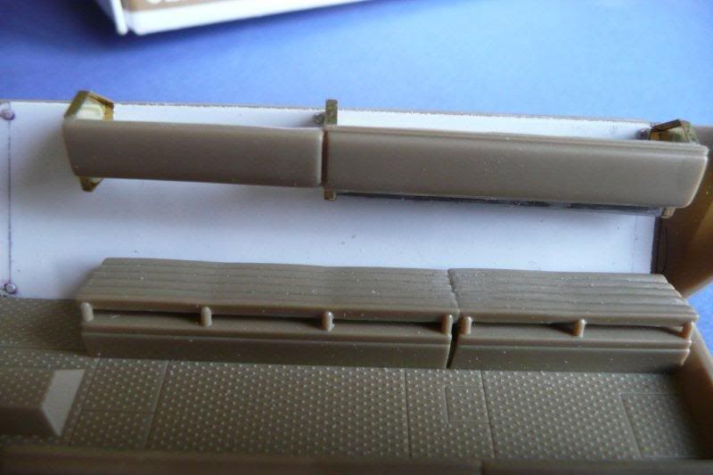 http://i764.photobucket.com/albums/xx285/kakifox/Sdkfz%20Tamiya%20251%20ausf%20D/P1030816.jpg