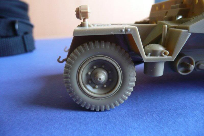 http://i764.photobucket.com/albums/xx285/kakifox/Sdkfz%20Tamiya%20251%20ausf%20D/P1040251.jpg