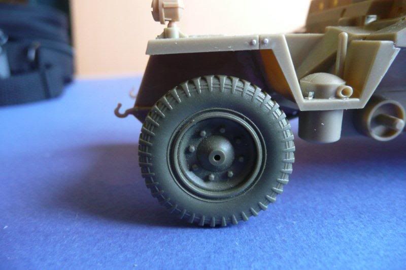 http://i764.photobucket.com/albums/xx285/kakifox/Sdkfz%20Tamiya%20251%20ausf%20D/P1040252.jpg