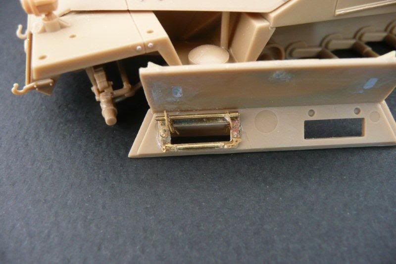 http://i764.photobucket.com/albums/xx285/kakifox/Sdkfz%20Tamiya%20251%20ausf%20D/P1050260.jpg