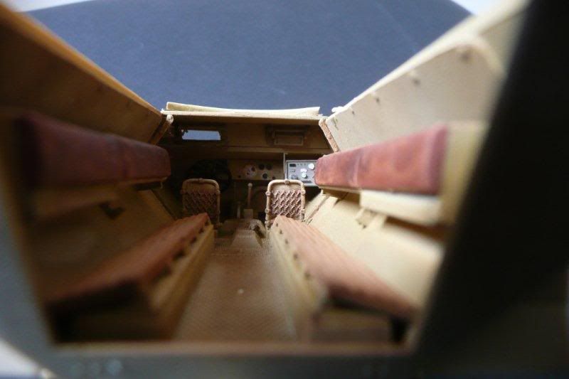 http://i764.photobucket.com/albums/xx285/kakifox/Sdkfz%20Tamiya%20251%20ausf%20D/Sdkfz251-11.jpg