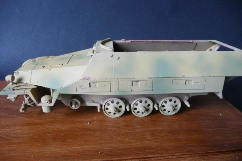 http://i764.photobucket.com/albums/xx285/kakifox/Sdkfz%20Tamiya%20251%20ausf%20D/Sdkfz251-16.jpg