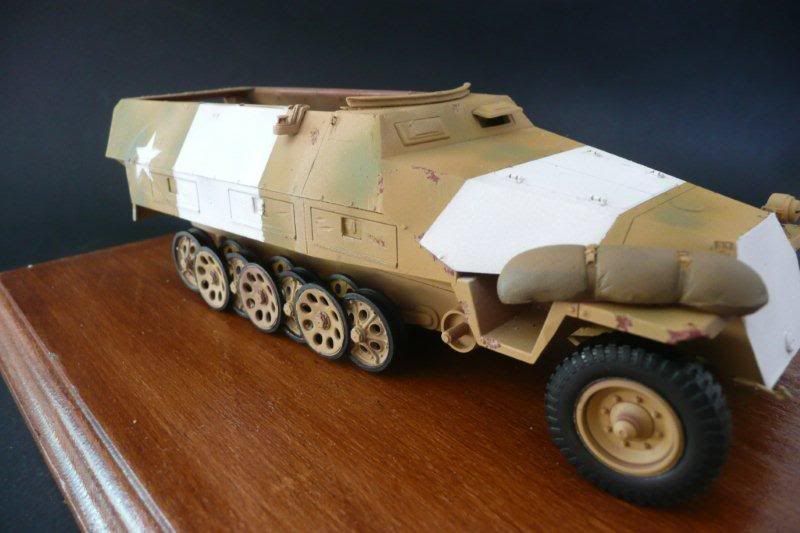 http://i764.photobucket.com/albums/xx285/kakifox/Sdkfz%20Tamiya%20251%20ausf%20D/Sdkfz251-19.jpg