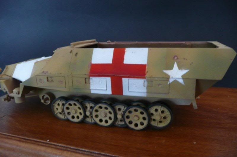 http://i764.photobucket.com/albums/xx285/kakifox/Sdkfz%20Tamiya%20251%20ausf%20D/Sdkfz251-21.jpg
