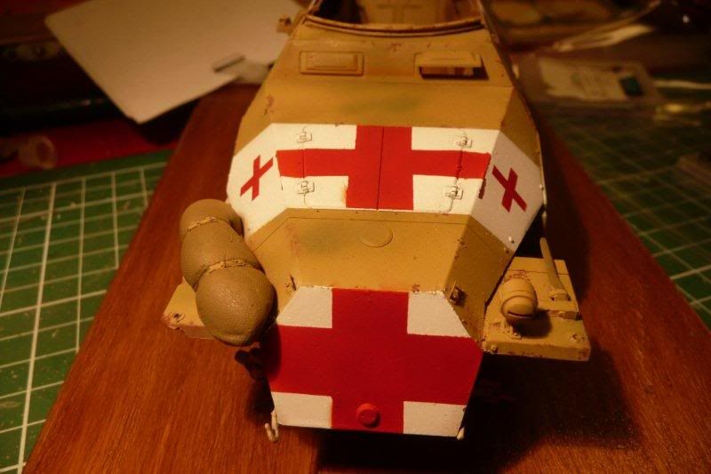 http://i764.photobucket.com/albums/xx285/kakifox/Sdkfz%20Tamiya%20251%20ausf%20D/Sdkfz251-27.jpg
